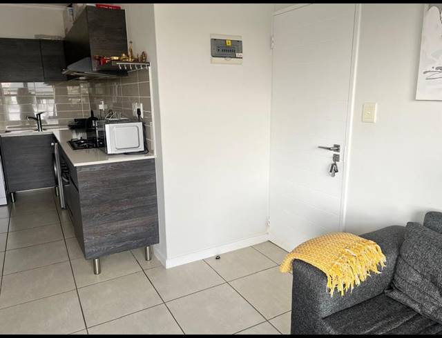1 BEDROOM APARTMENT FOR SALE IN OLIVEDALE